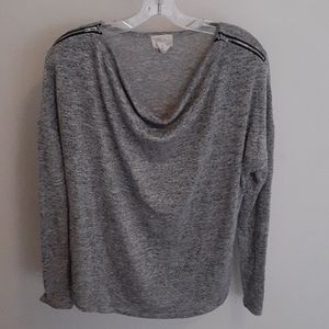 Grey sweater with zipper shoulder